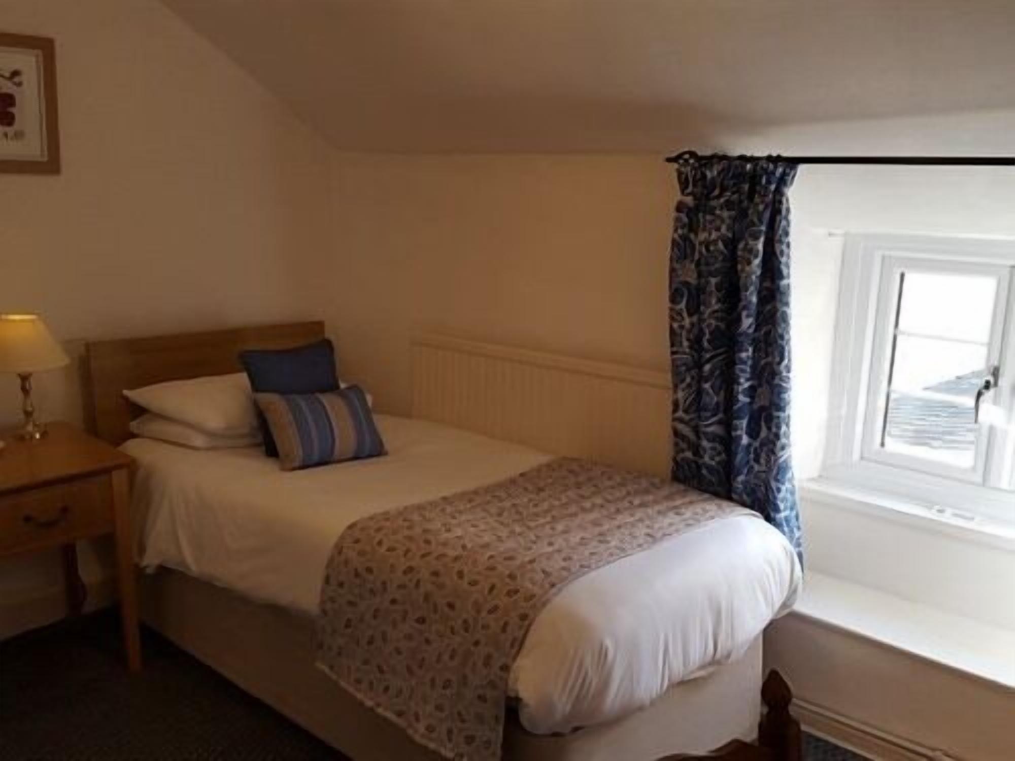 Apple Tree Hotel 3*
