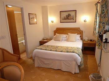 Apple Tree Hotel 3*